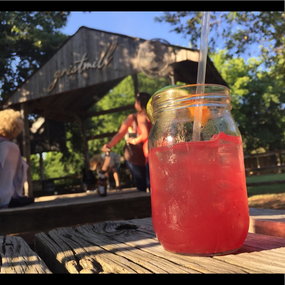 Meet your Posher, Leigh